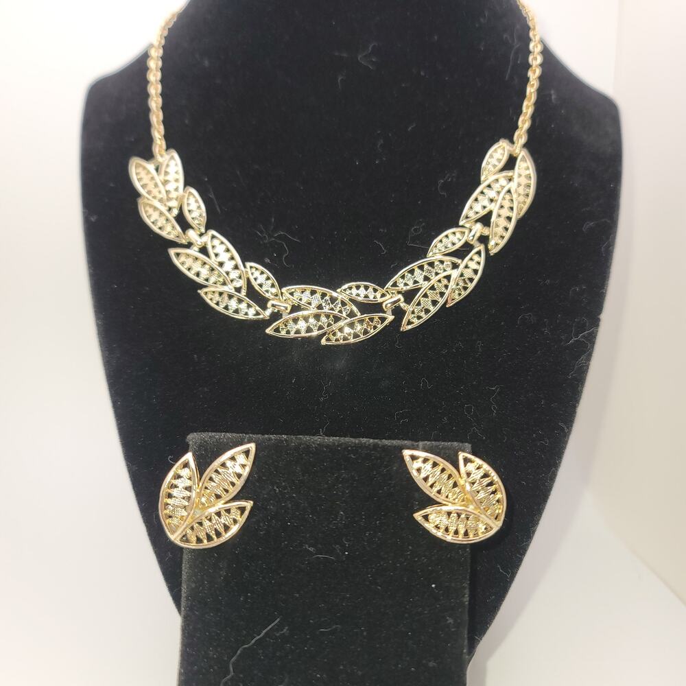 Vintage Coro Gold-Tone Openwork Leaf Demi-Parure Choker & Clip-on Earrings